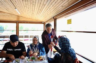 Gemlik Belediyesi Engelsiz Montaj Atölyesi Anneleriyle Anneler Günü Buluşması